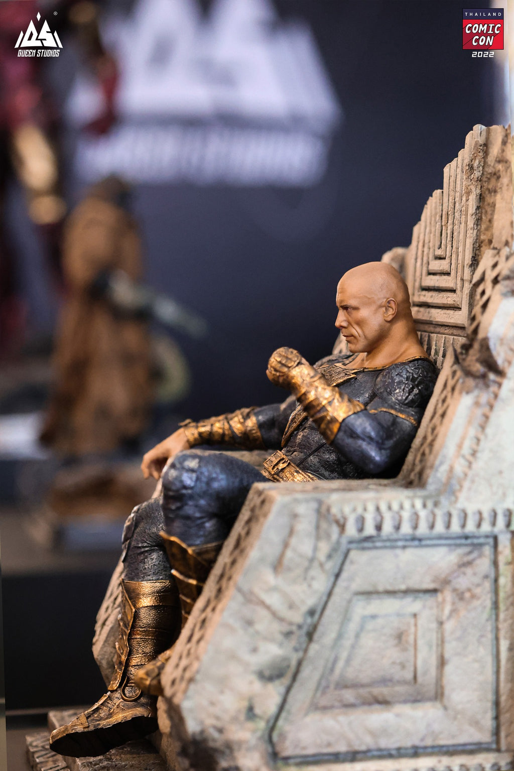 Black Adam On Throne 1/4 Statue - Queen Studios (Official)