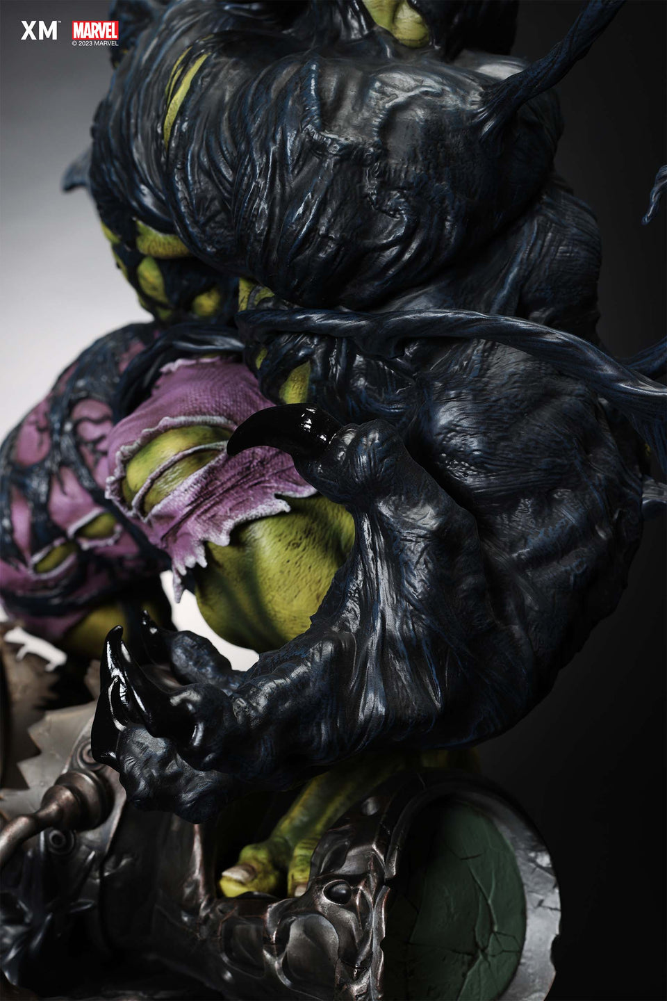 XM Studios Venomized Hulk (Version A - 1 Torso) 1/4 Scale Statue