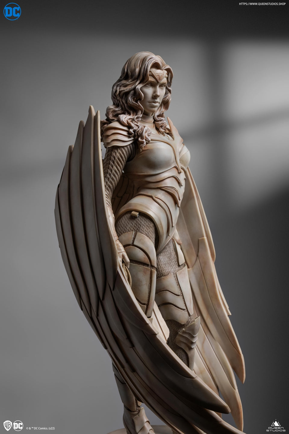 Queen Studios Wonder Woman (Museum Line) 1/4 Scale Statue