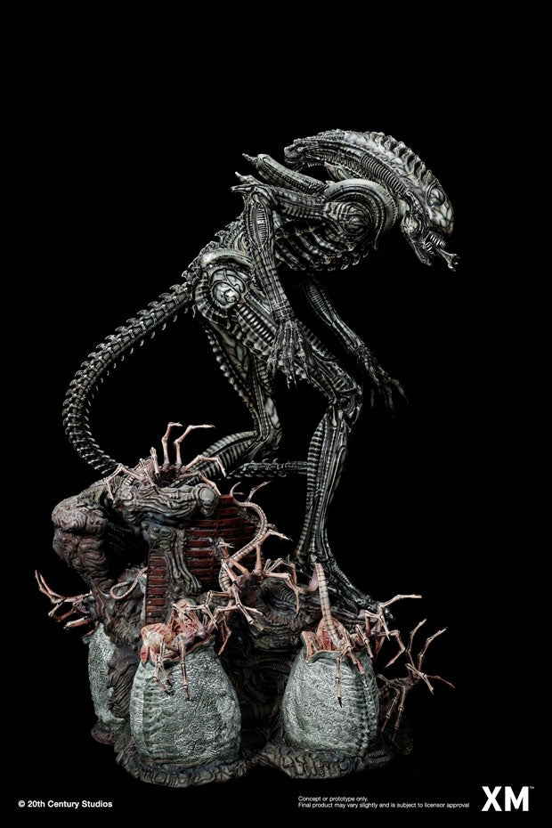 XM Studios Alien Hive-Warrior (Black Variant) Statue